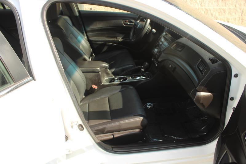 Acura ILX 4dr Sdn 2.0L Tech Pkg 2014