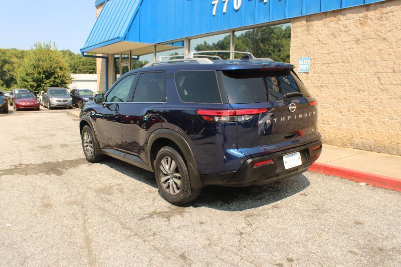 Nissan Pathfinder SL 2WD 2022