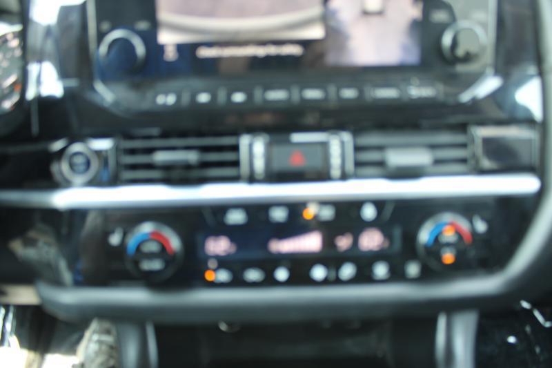 Nissan Pathfinder SL 2WD 2022