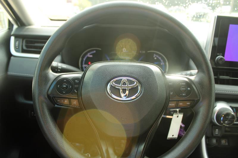 Toyota RAV4 Hybrid LE AWD (Natl) 2024