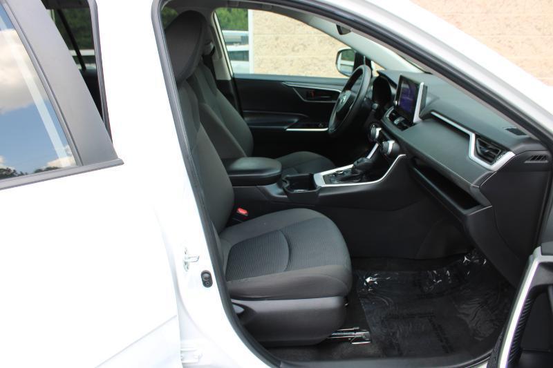 Toyota RAV4 Hybrid LE AWD (Natl) 2024