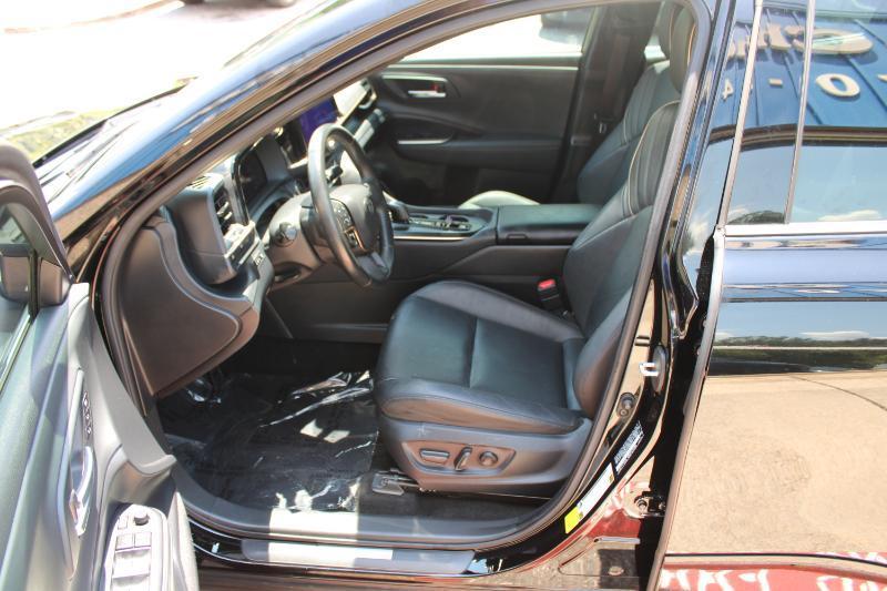 Toyota Crown Limited AWD (Natl) 2023