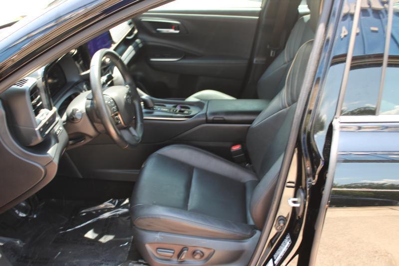 Toyota Crown Limited AWD (Natl) 2023