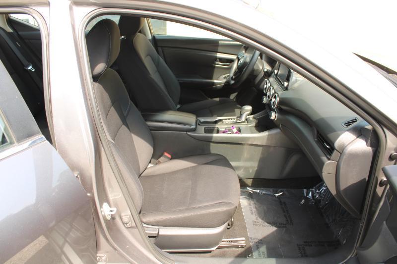 Nissan Sentra S CVT 2024