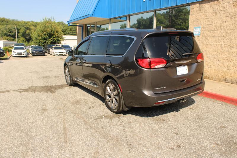 Chrysler Pacifica Limited FWD 2019