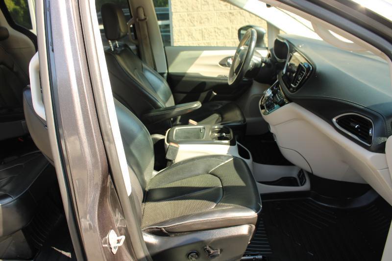Chrysler Pacifica Limited FWD 2019