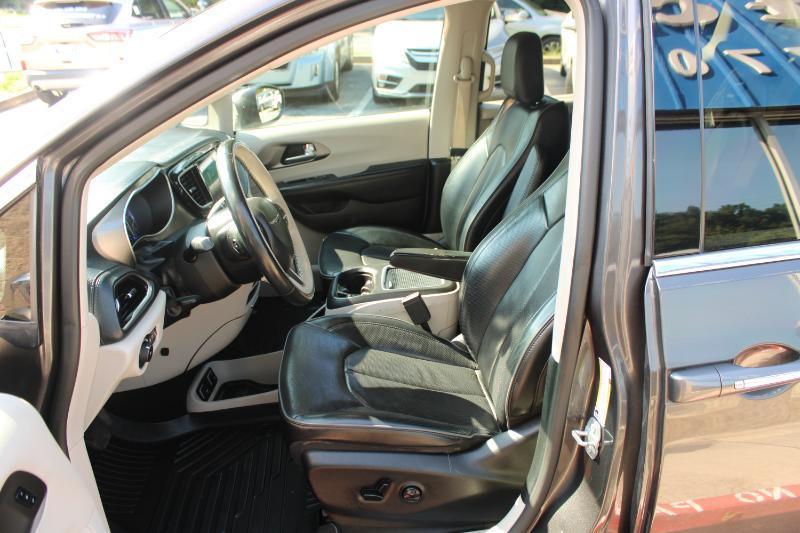 Chrysler Pacifica Limited FWD 2019