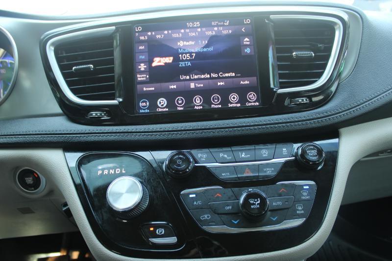 Chrysler Pacifica Limited FWD 2019