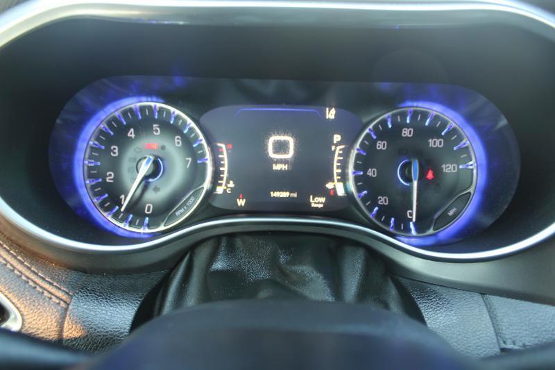 Chrysler Pacifica Limited FWD 2019