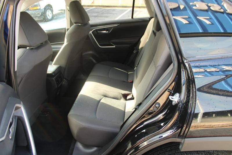 Toyota RAV4 XLE FWD (Natl) 2023