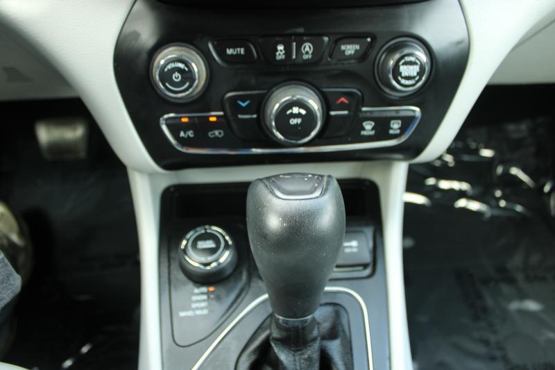 Jeep Cherokee Latitude Plus 4x4 2021
