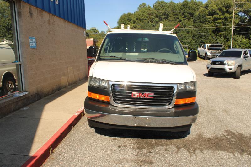 GMC Savana Cargo Van RWD 2500 135" 2017