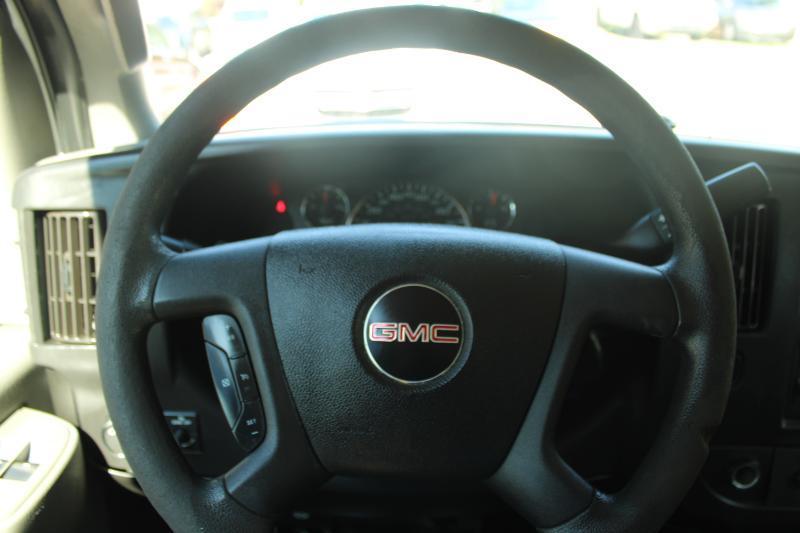 GMC Savana Cargo Van RWD 2500 135" 2017