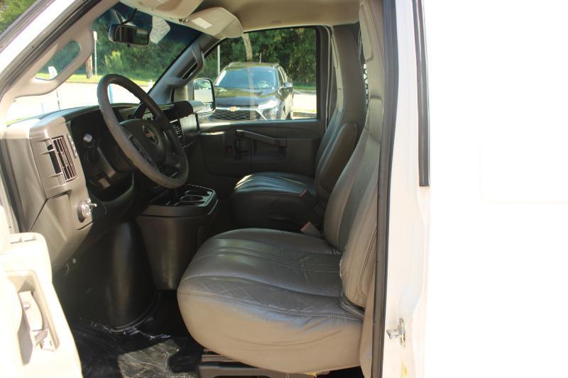 GMC Savana Cargo Van RWD 2500 135" 2017