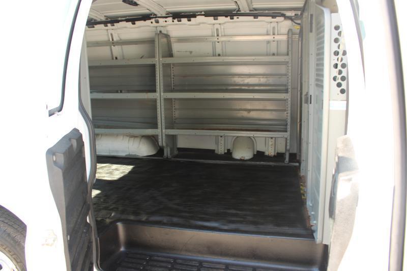GMC Savana Cargo Van RWD 2500 135" 2017