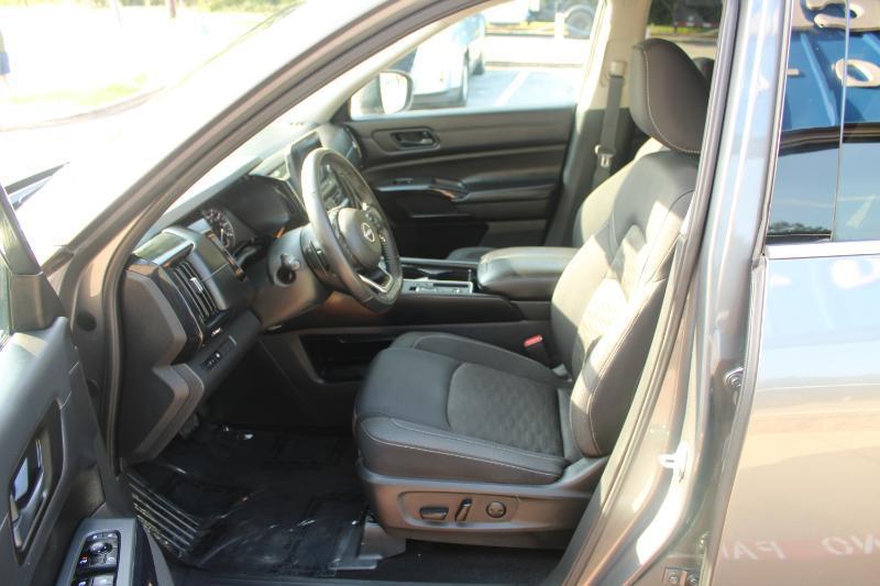 Nissan Pathfinder SV 2WD 2023