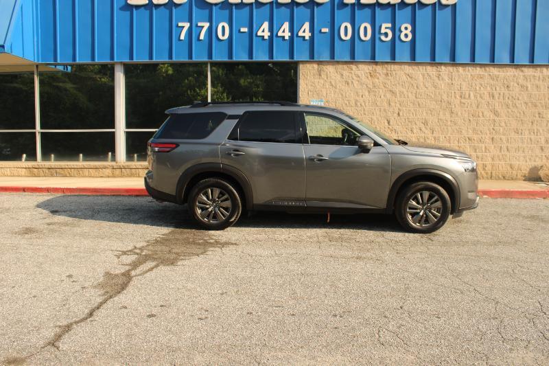 Nissan Pathfinder SV 2WD 2023