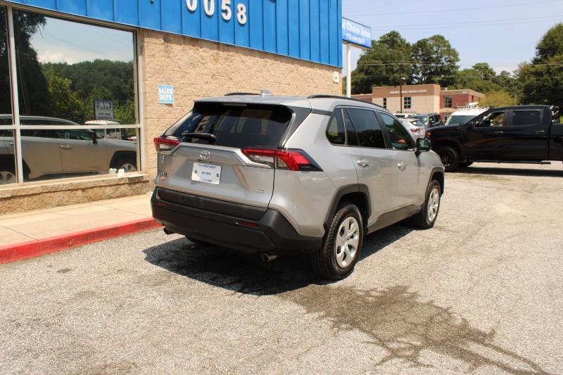 Toyota RAV4 LE FWD (Natl) 2021