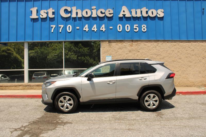 Toyota RAV4 LE FWD (Natl) 2021