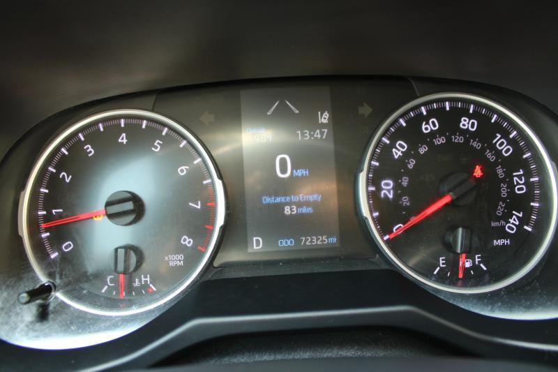 Toyota RAV4 LE FWD (Natl) 2021