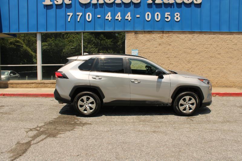 Toyota RAV4 LE FWD (Natl) 2021