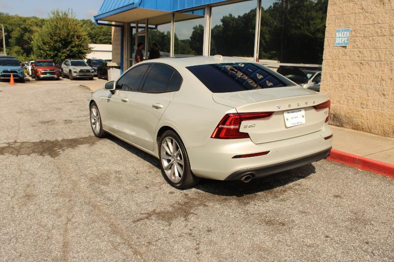 Volvo S60 T5 FWD Momentum 2021