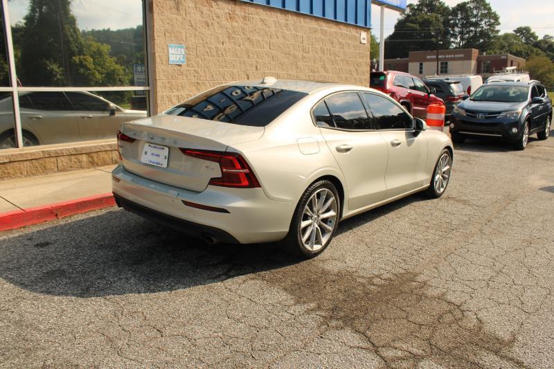 Volvo S60 T5 FWD Momentum 2021
