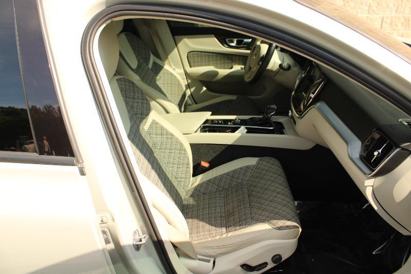Volvo S60 T5 FWD Momentum 2021