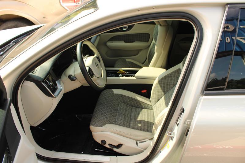Volvo S60 T5 FWD Momentum 2021
