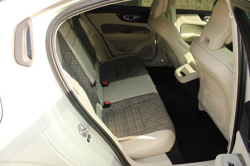 Volvo S60 T5 FWD Momentum 2021
