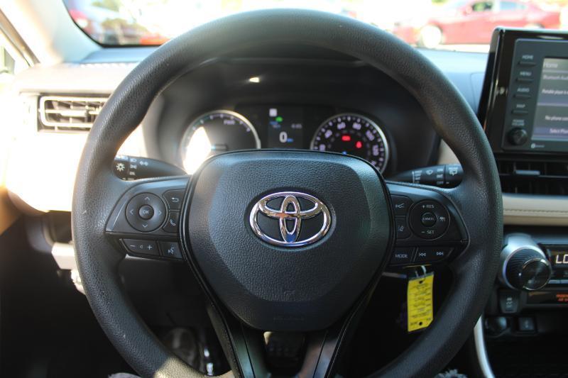 Toyota RAV4 Hybrid LE AWD (Natl) 2022
