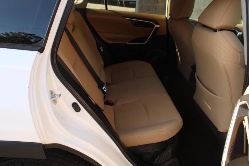 Toyota RAV4 Hybrid LE AWD (Natl) 2022