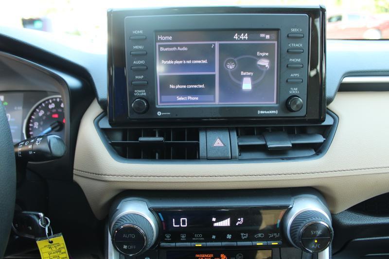 Toyota RAV4 Hybrid LE AWD (Natl) 2022