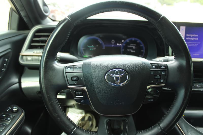 Toyota Crown Limited AWD (Natl) 2023