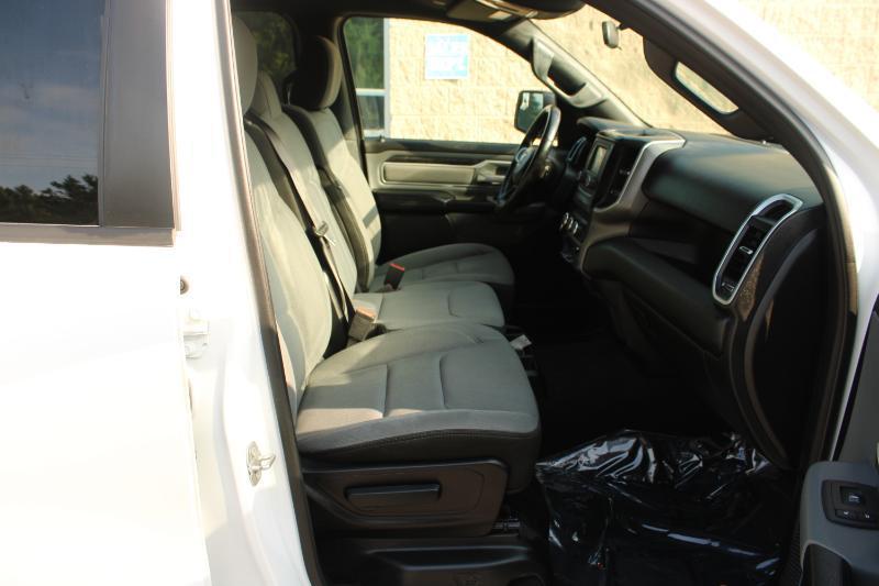 RAM 1500 Big Horn 4x2 Crew Cab 5'7" Box 2021