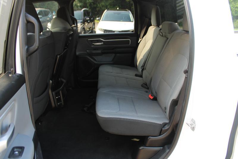 RAM 1500 Big Horn 4x2 Crew Cab 5'7" Box 2021