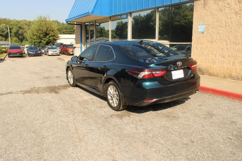 Toyota Camry LE Auto (Natl) 2021