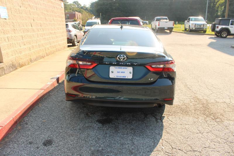 Toyota Camry LE Auto (Natl) 2021