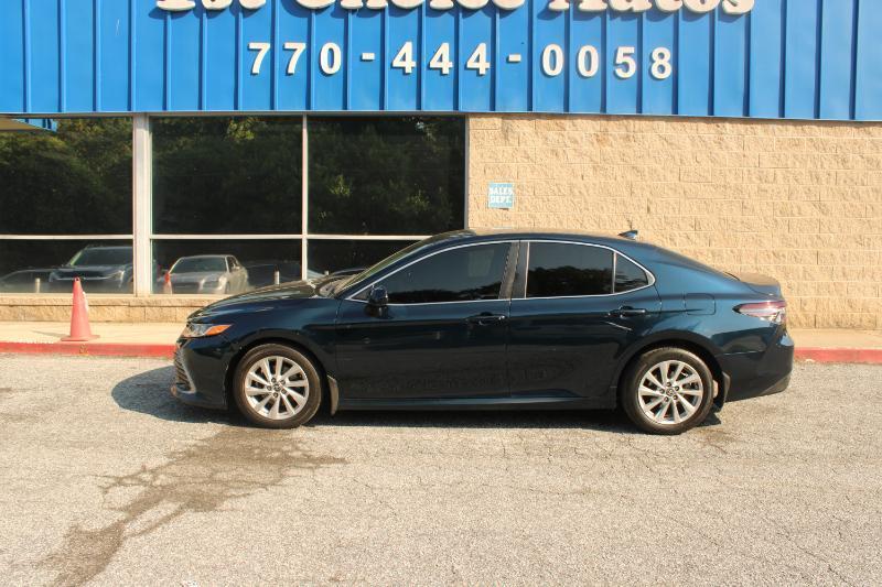 Toyota Camry LE Auto (Natl) 2021