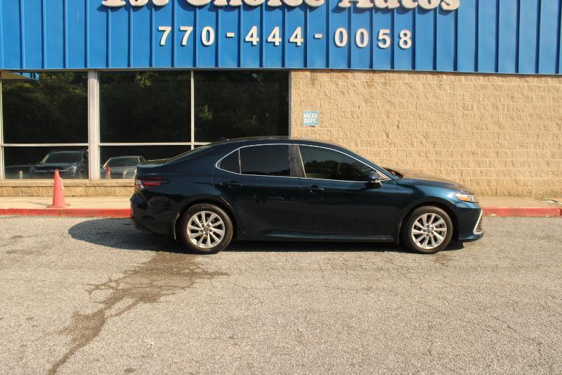Toyota Camry LE Auto (Natl) 2021