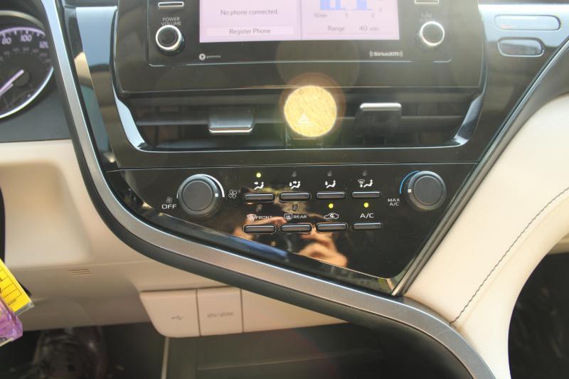Toyota Camry LE Auto (Natl) 2021