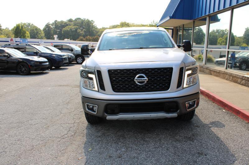 Nissan Titan 4x4 Crew Cab PRO-4X 2017