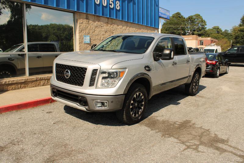 Nissan Titan 4x4 Crew Cab PRO-4X 2017