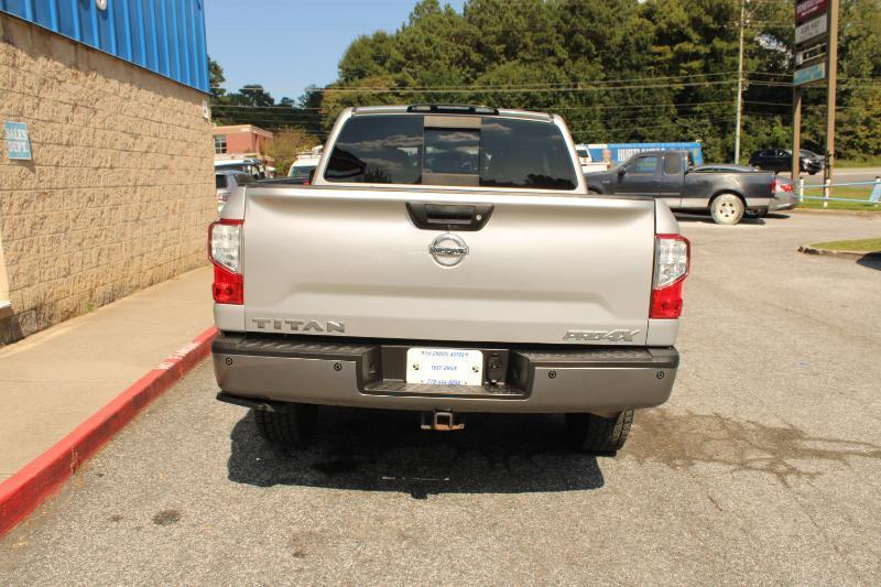 Nissan Titan 4x4 Crew Cab PRO-4X 2017