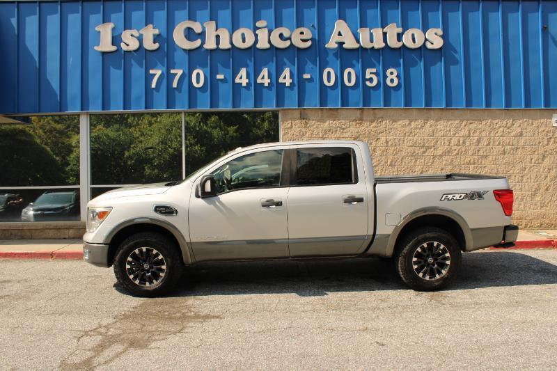 Nissan Titan 4x4 Crew Cab PRO-4X 2017