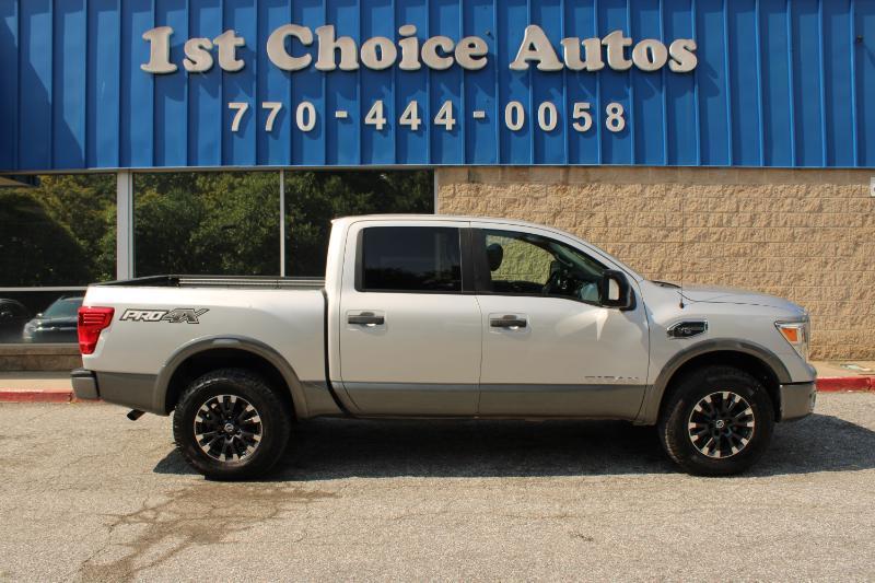 Nissan Titan 4x4 Crew Cab PRO-4X 2017