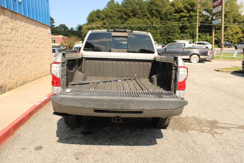 Nissan Titan 4x4 Crew Cab PRO-4X 2017