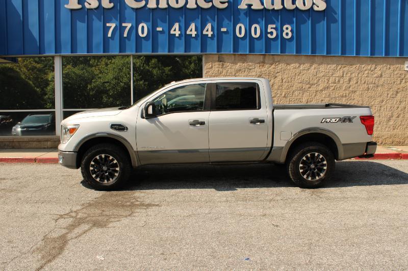 Nissan Titan 4x4 Crew Cab PRO-4X 2017
