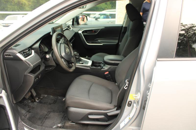 Toyota RAV4 Hybrid LE AWD (Natl) 2021