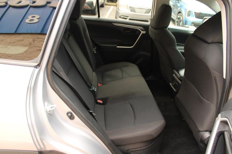 Toyota RAV4 Hybrid LE AWD (Natl) 2021